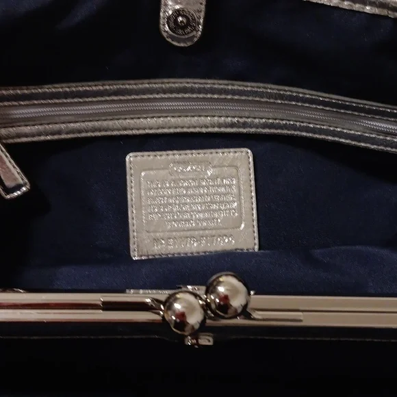 RARE Coach Denim Kisslock EUC β¨οΈ - Picture 8 of 11